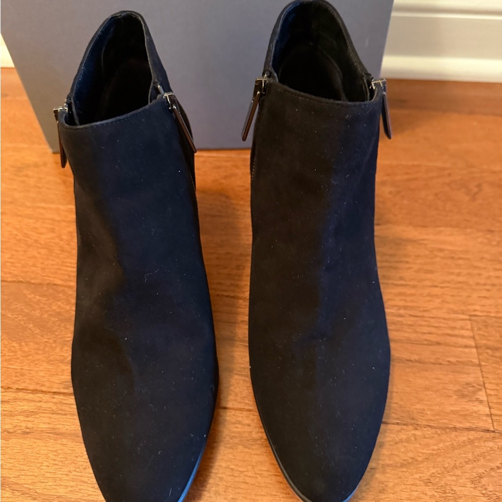 Sz 9 Aquatalia Black Suede Ankle Boots
